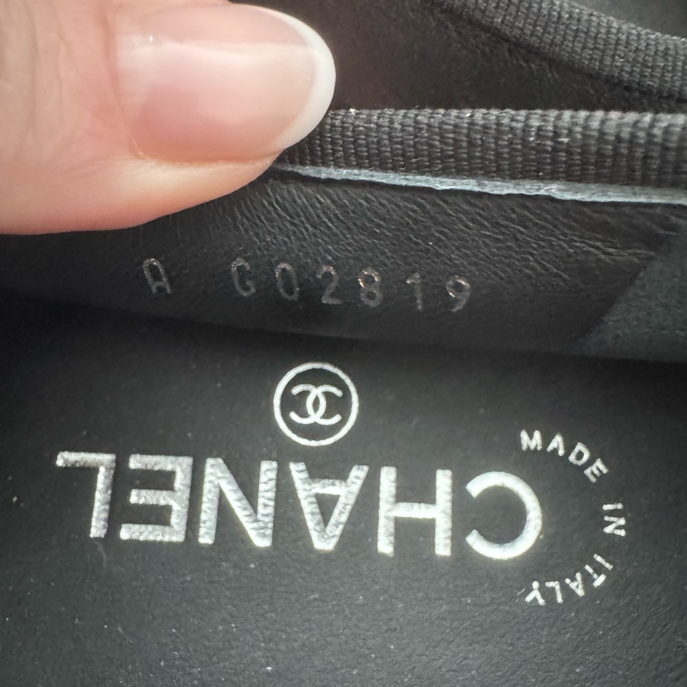 Chanel Ballet Flats in Black - Picture 11 of 16